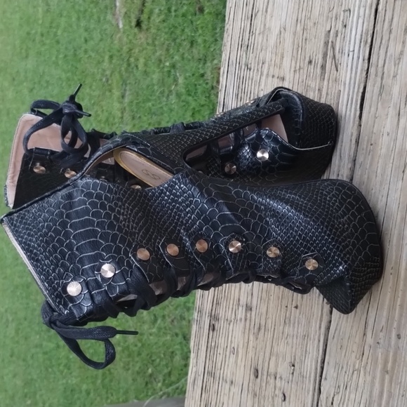 Kalinai Scene By Shoedazzle Stiletto Booties - Picture 7 of 9